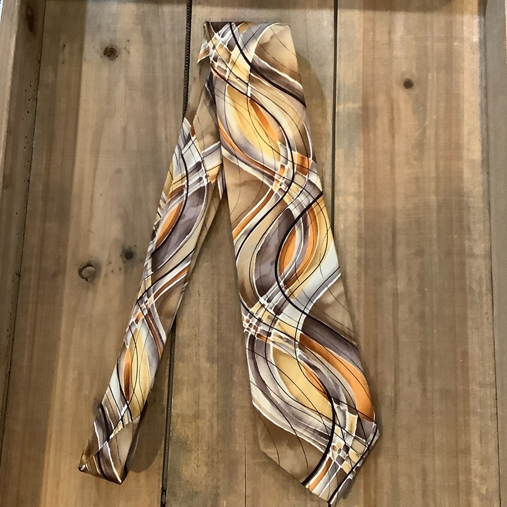 J. GARCIA 100% Silk โEmerald Cityโ Collection 53 Gold/Brown Eclectic Tie